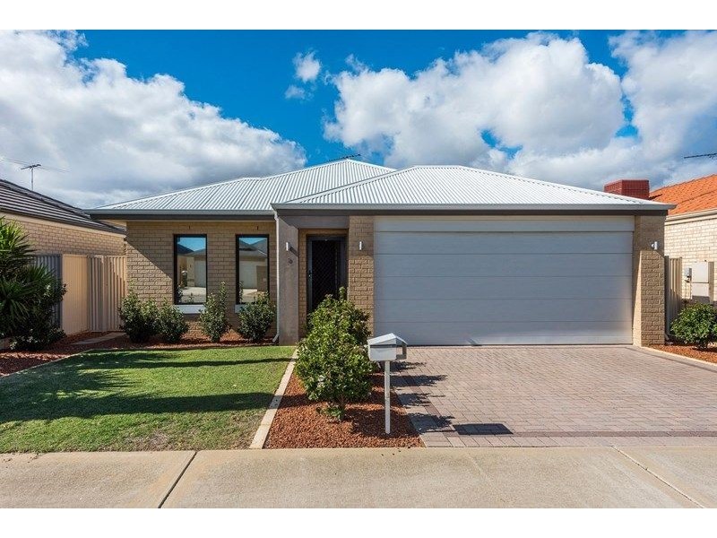 9 Swanbourne Avenue, Secret Harbour WA 6173