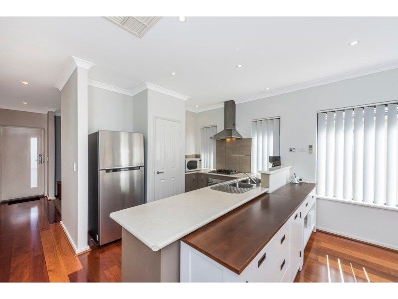 9 Swanbourne Avenue, Secret Harbour WA 6173