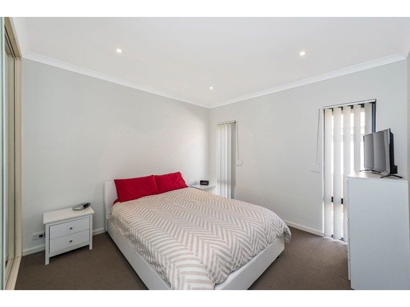 9 Swanbourne Avenue, Secret Harbour WA 6173