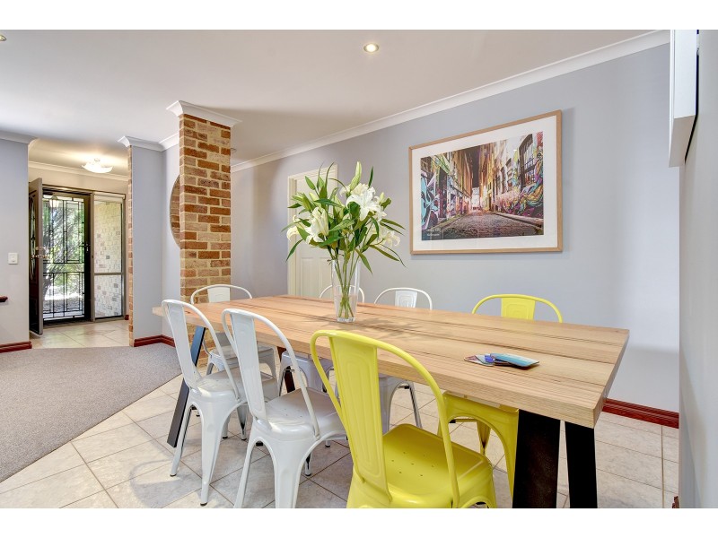 8 Gutha Retreat, Hocking WA 6065