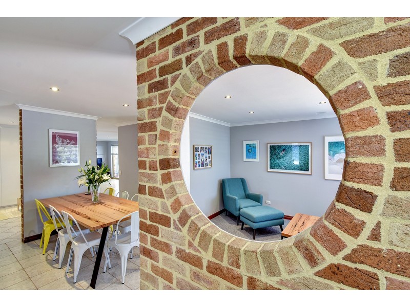 8 Gutha Retreat, Hocking WA 6065