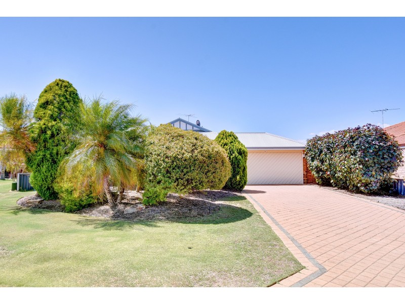 8 Gutha Retreat, Hocking WA 6065