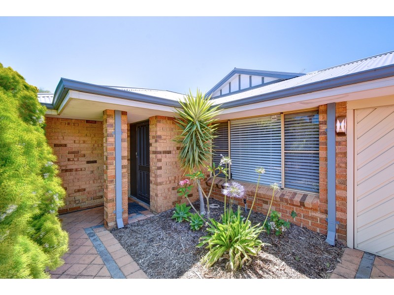 8 Gutha Retreat, Hocking WA 6065