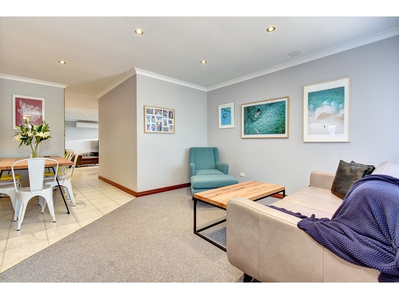 8 Gutha Retreat, Hocking WA 6065