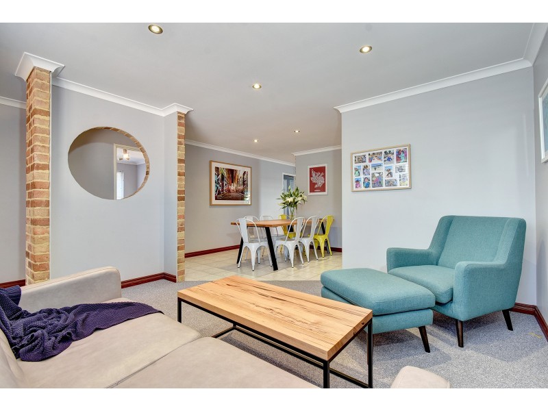 8 Gutha Retreat, Hocking WA 6065