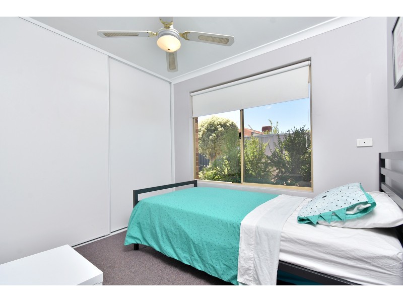 8 Gutha Retreat, Hocking WA 6065