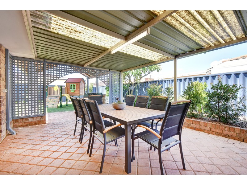 8 Gutha Retreat, Hocking WA 6065