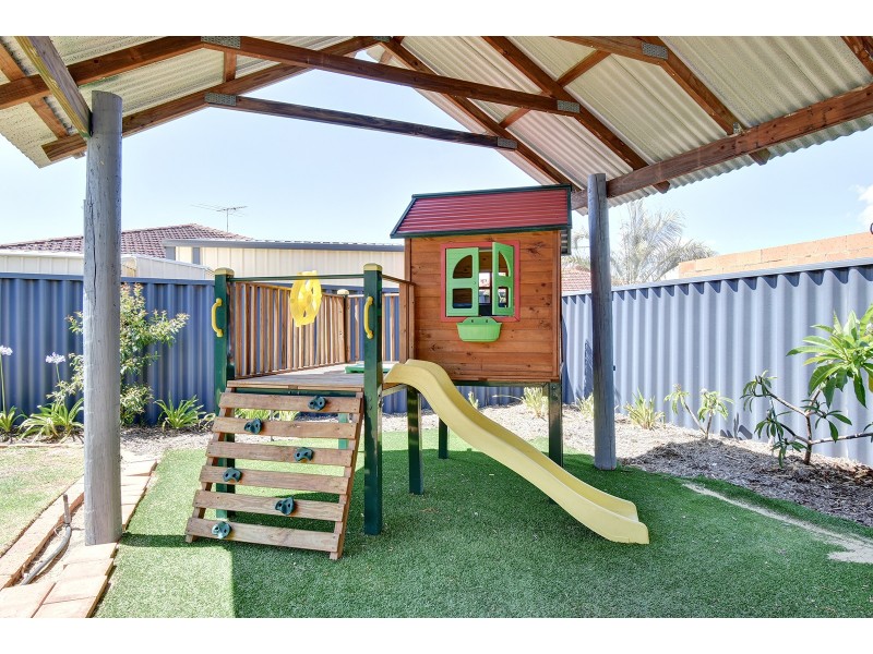 8 Gutha Retreat, Hocking WA 6065