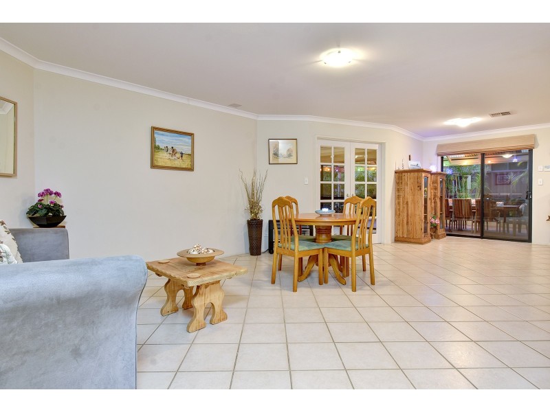 1 Strelley Lane, Carramar WA 6031