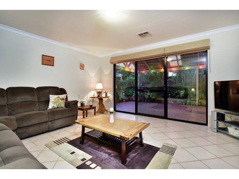 1 Strelley Lane, Carramar WA 6031