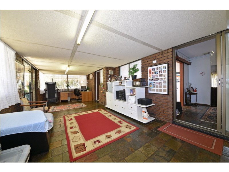 22 Glamorgan Street, East Cannington WA 6107