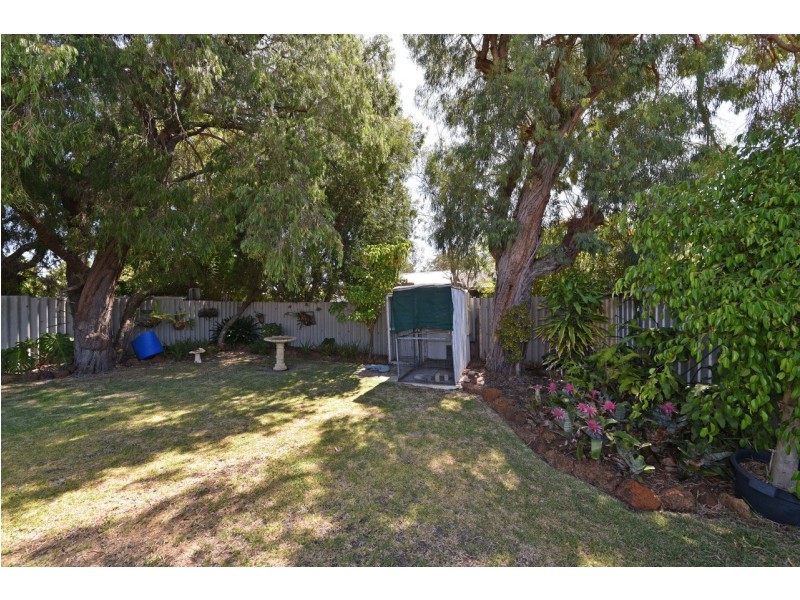 22 Glamorgan Street, East Cannington WA 6107