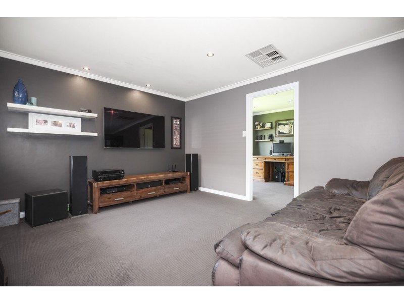 7 Brown Place, Beechboro WA 6063