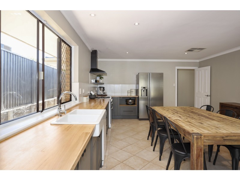 7 Brown Place, Beechboro WA 6063