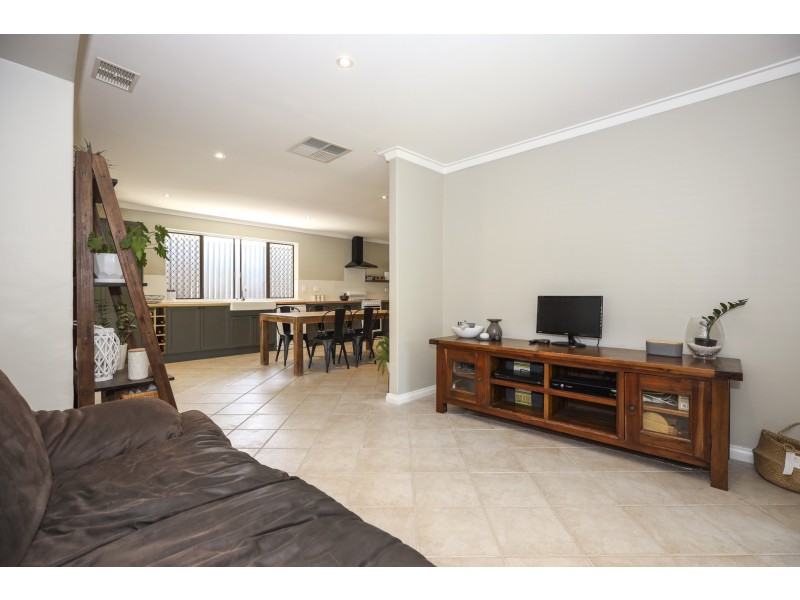 7 Brown Place, Beechboro WA 6063