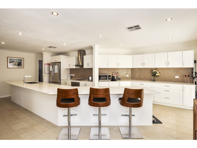 12 Ringrose Heights, Landsdale WA 6065