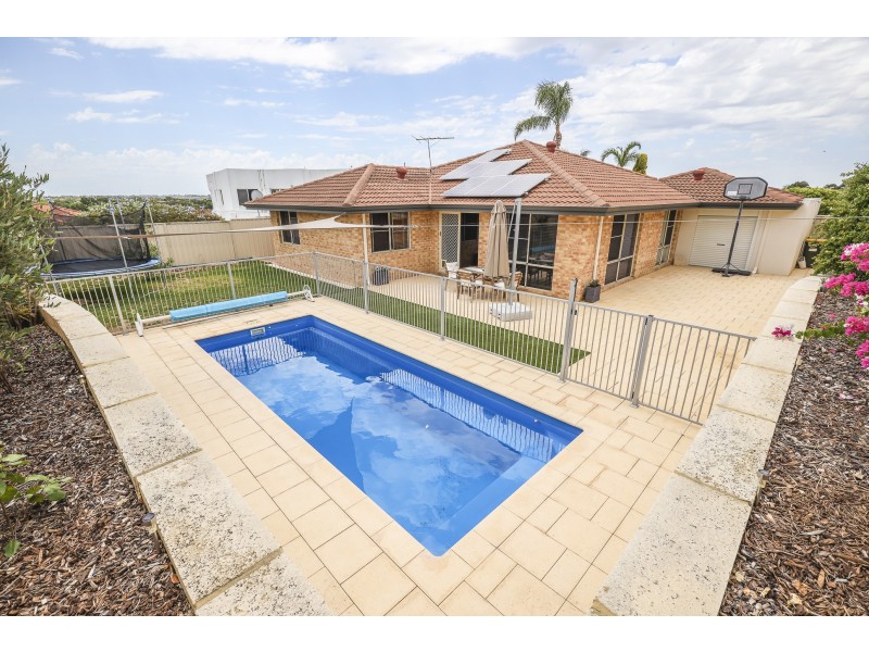 12 Ringrose Heights, Landsdale WA 6065