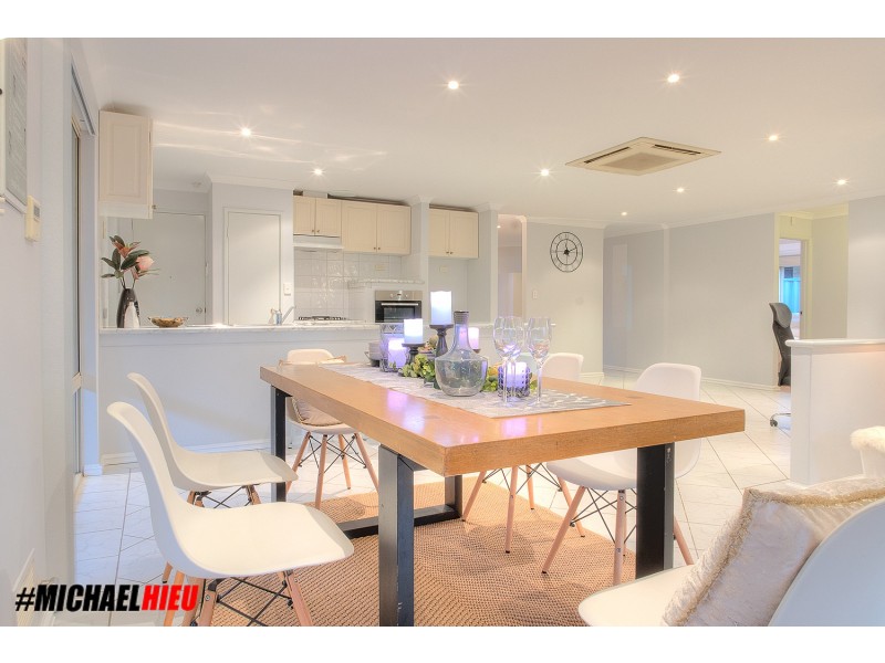 9 Monash Circle, Marangaroo WA 6064