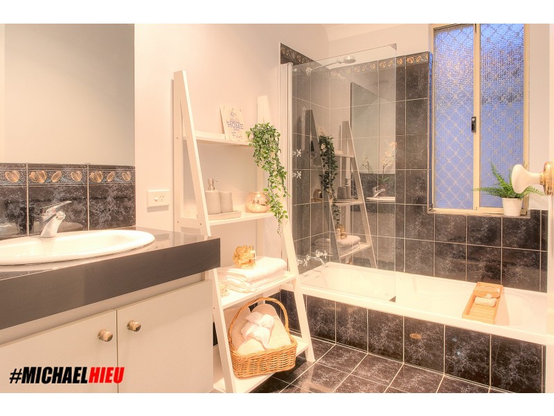 9 Monash Circle, Marangaroo WA 6064