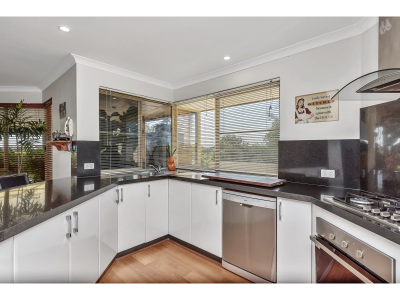 6/13 Allan Place, Halls Head WA 6210