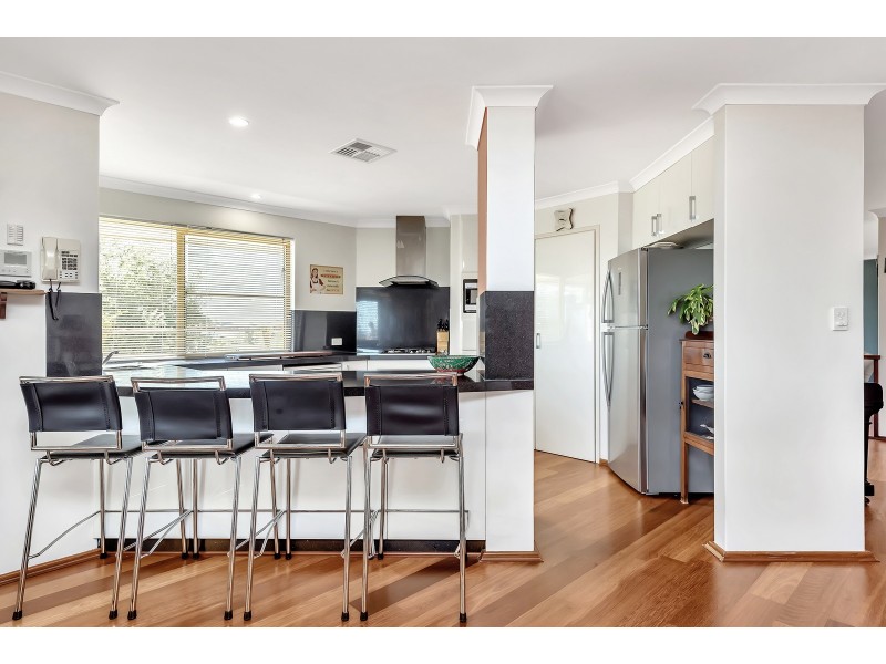 6/13 Allan Place, Halls Head WA 6210