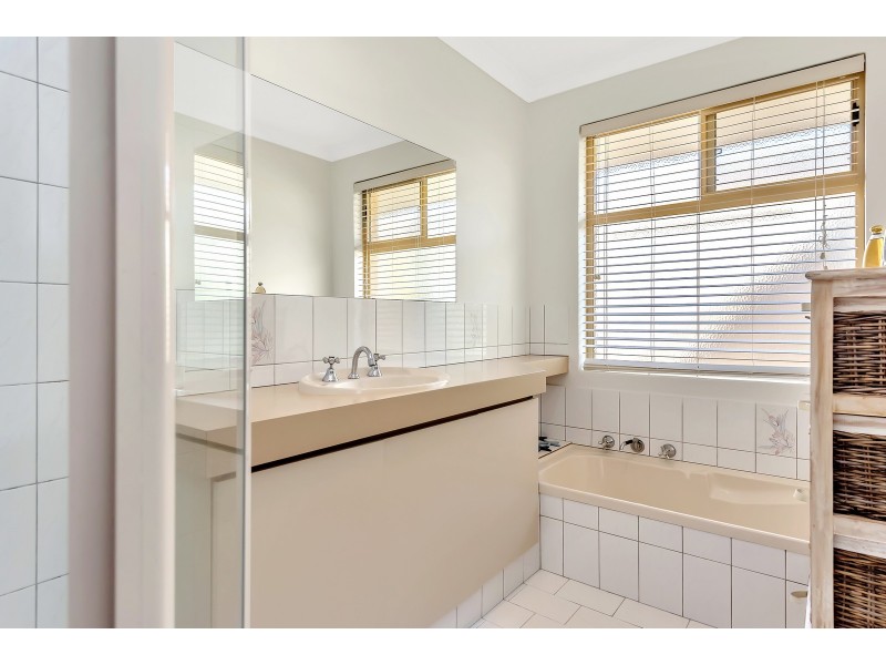 6/13 Allan Place, Halls Head WA 6210