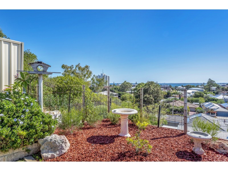 6/13 Allan Place, Halls Head WA 6210