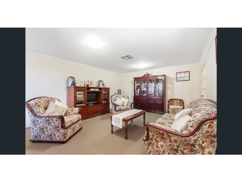 8 Oslo Street, Hocking WA 6065