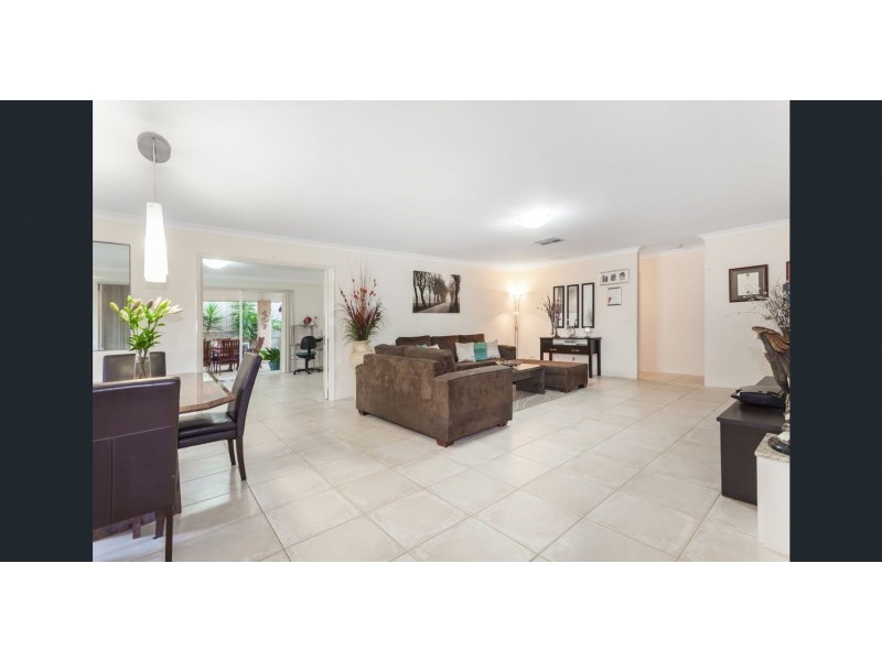 8 Oslo Street, Hocking WA 6065