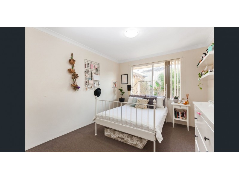 8 Oslo Street, Hocking WA 6065