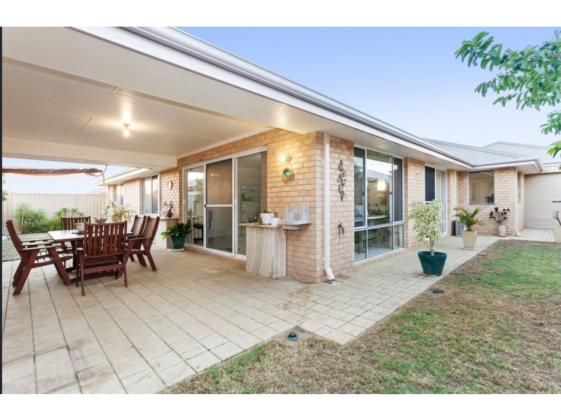 8 Oslo Street, Hocking WA 6065