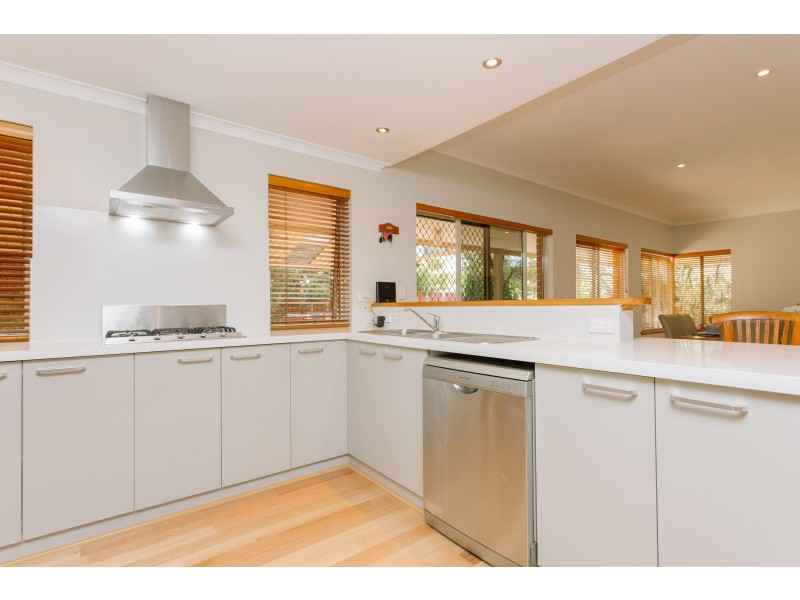 1 Woodbine Loop, Tapping WA 6065