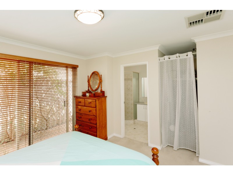 1 Woodbine Loop, Tapping WA 6065