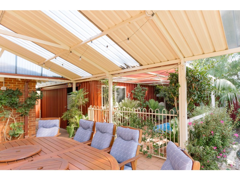 1 Woodbine Loop, Tapping WA 6065