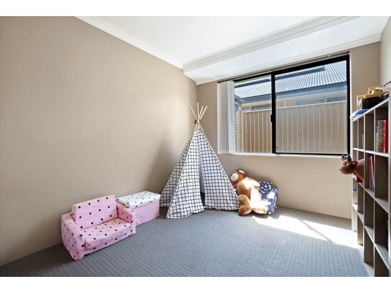 36 Adenine Bend, Piara Waters WA 6112