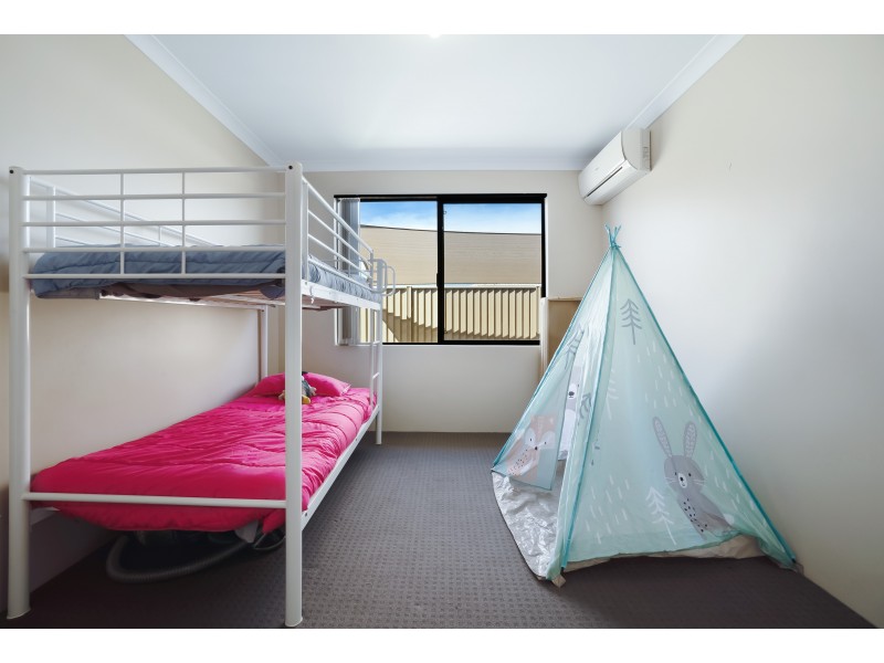 36 Adenine Bend, Piara Waters WA 6112