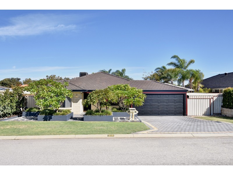 34 Kensington Way, Pearsall WA 6065
