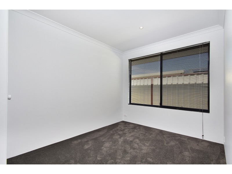 34 Kensington Way, Pearsall WA 6065