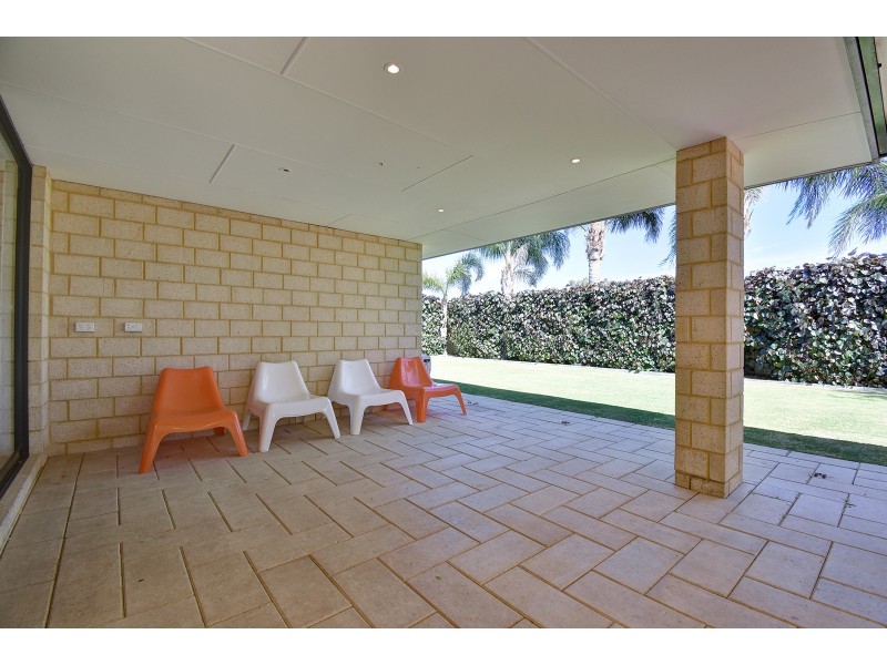 34 Kensington Way, Pearsall WA 6065