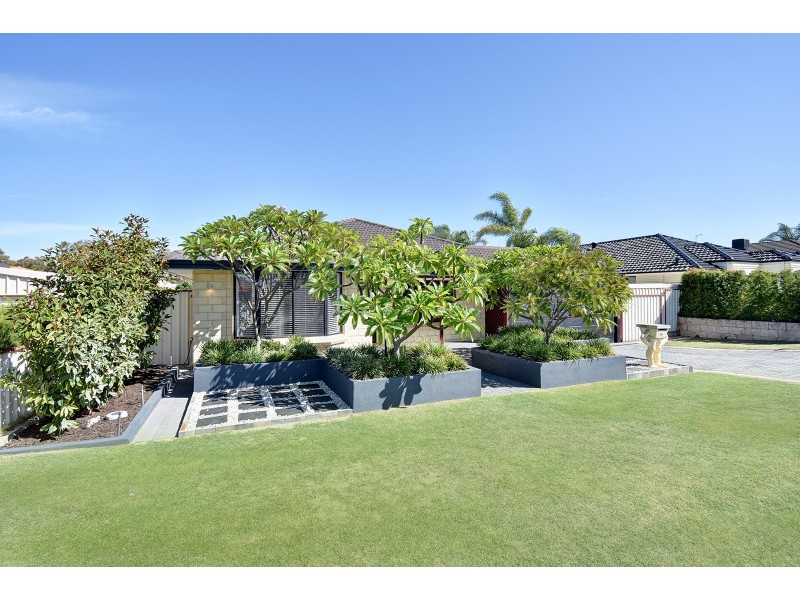 34 Kensington Way, Pearsall WA 6065