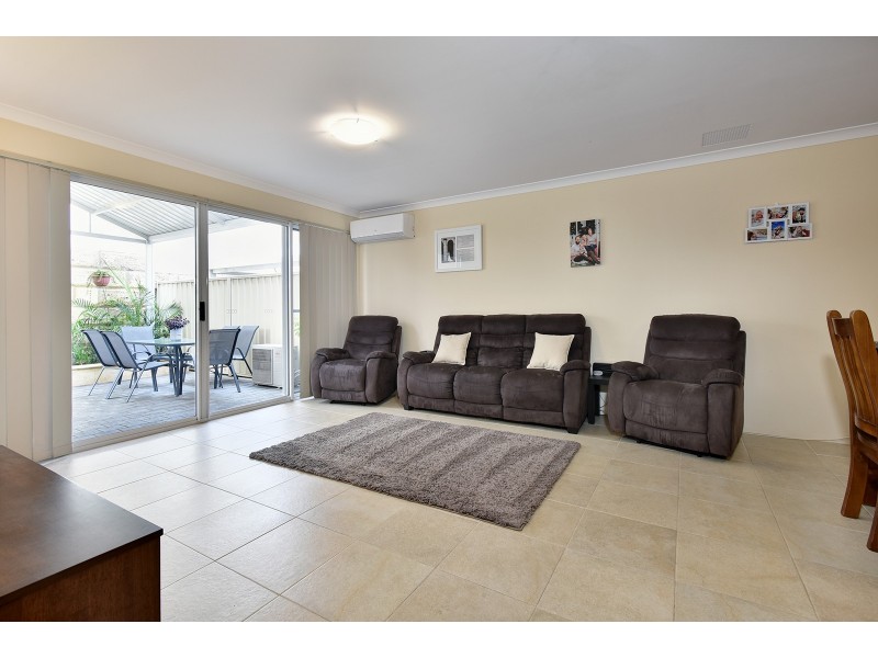 27 Zingarello Street, Pearsall WA 6065