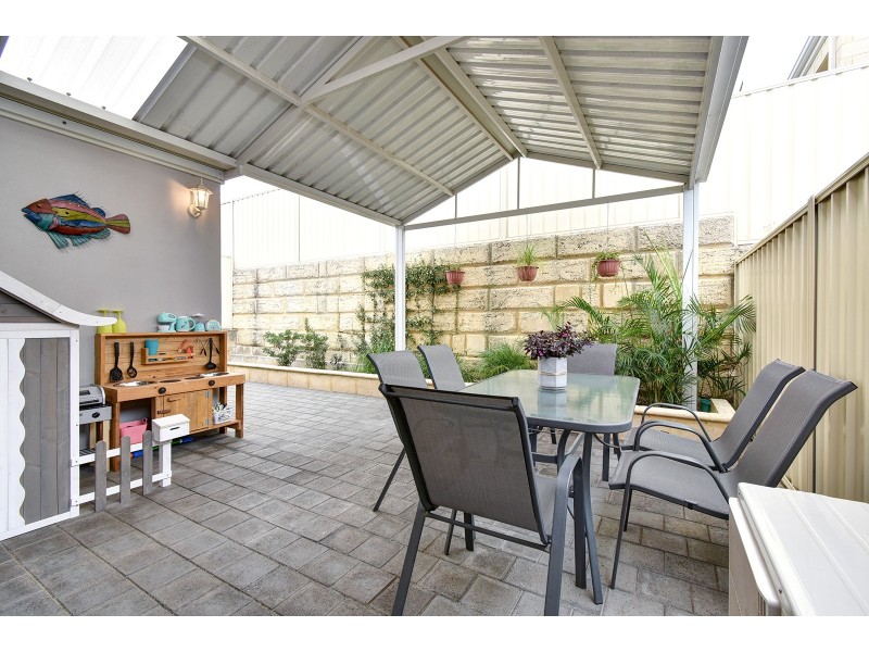 27 Zingarello Street, Pearsall WA 6065