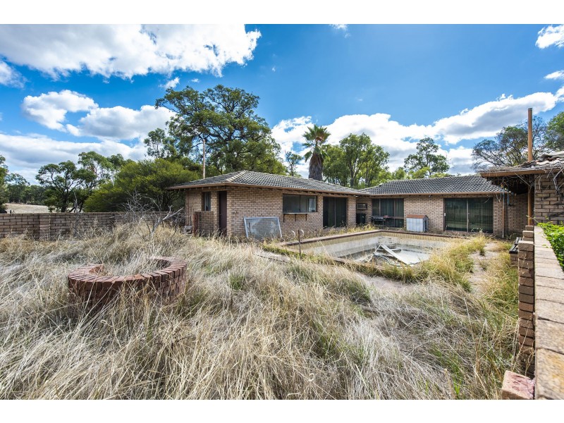 126 Breeze Road, Gidgegannup WA 6083