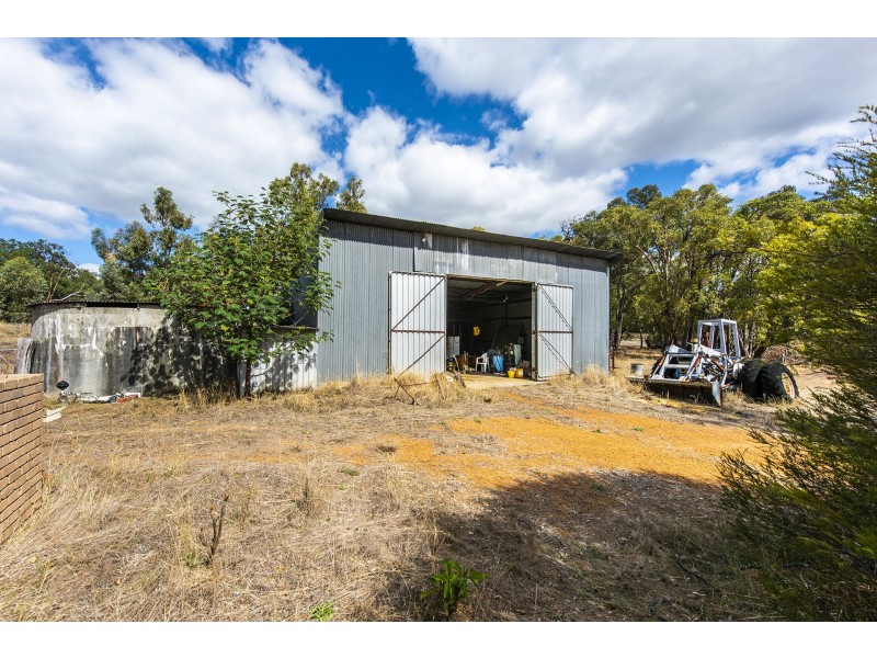 126 Breeze Road, Gidgegannup WA 6083