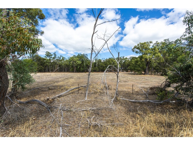 126 Breeze Road, Gidgegannup WA 6083