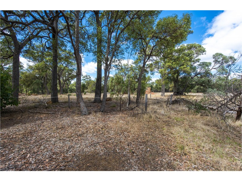126 Breeze Road, Gidgegannup WA 6083