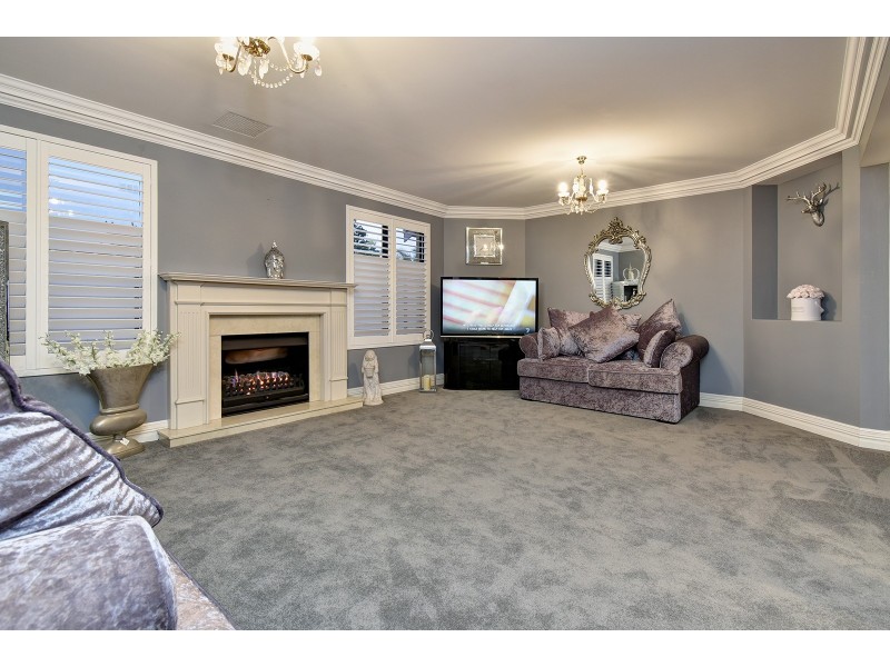 124 Golf Links Drive, Carramar WA 6031