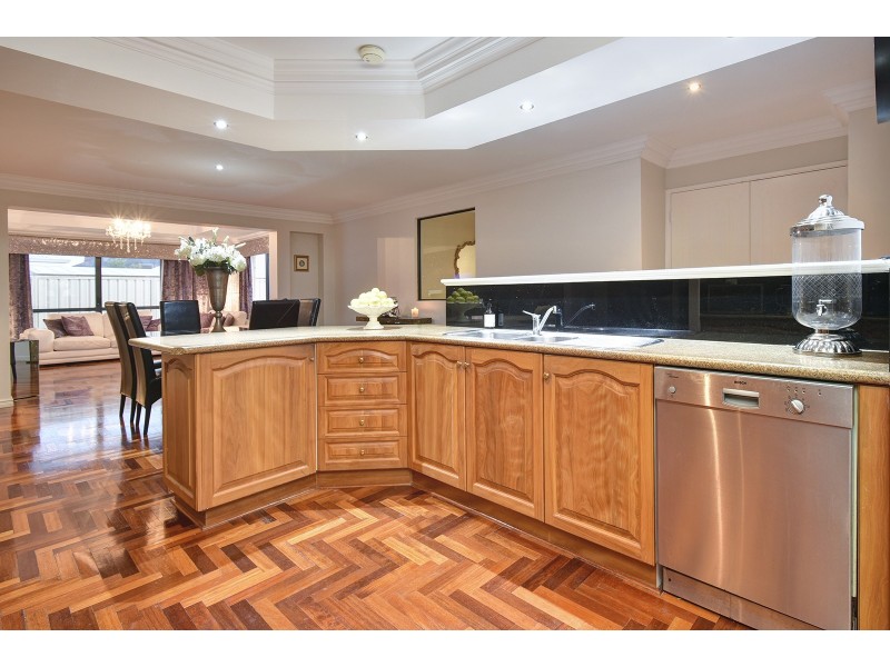 124 Golf Links Drive, Carramar WA 6031