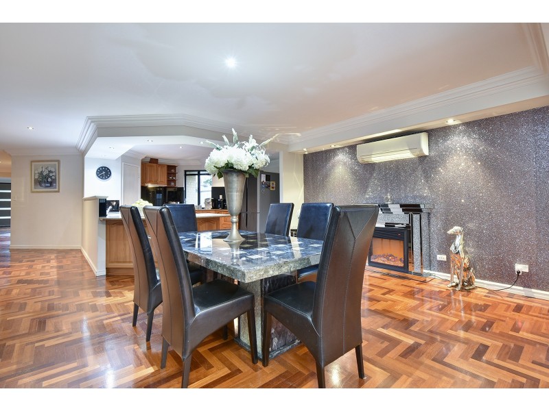 124 Golf Links Drive, Carramar WA 6031