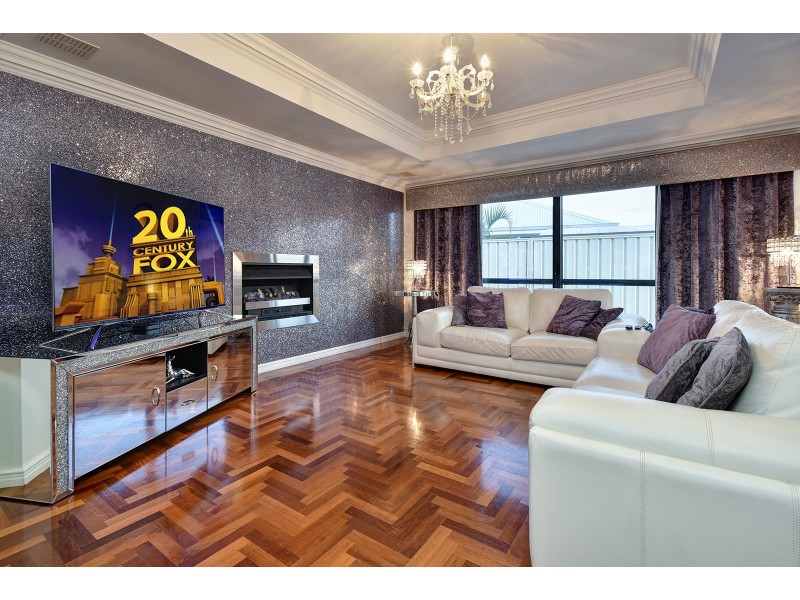 124 Golf Links Drive, Carramar WA 6031